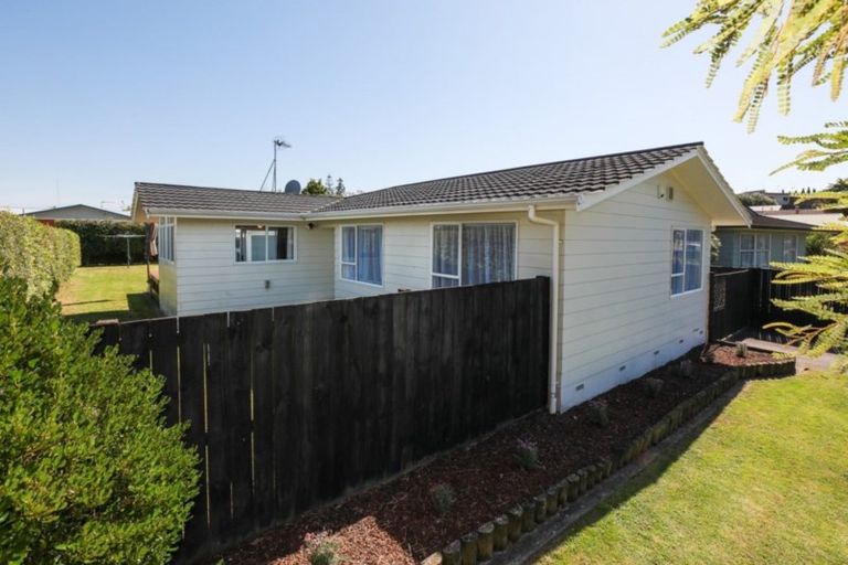 Photo of property in 11 Cypress Crescent, Pukete, Hamilton, 3200