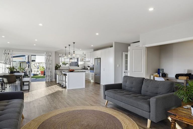 Photo of property in 24 Mervyn Place, Ohauiti, Tauranga, 3112