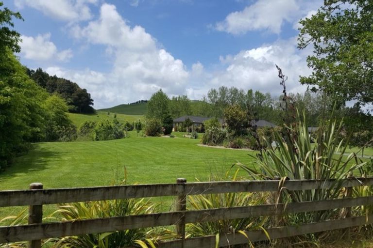 Photo of property in 139 Dunn Road, Ararimu, Drury, 2579