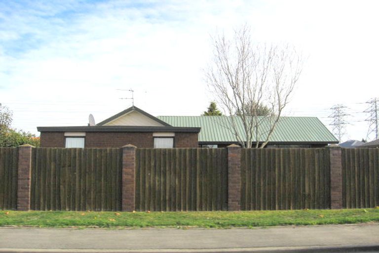 Photo of property in 25 Takaro Avenue, Sockburn, Christchurch, 8042