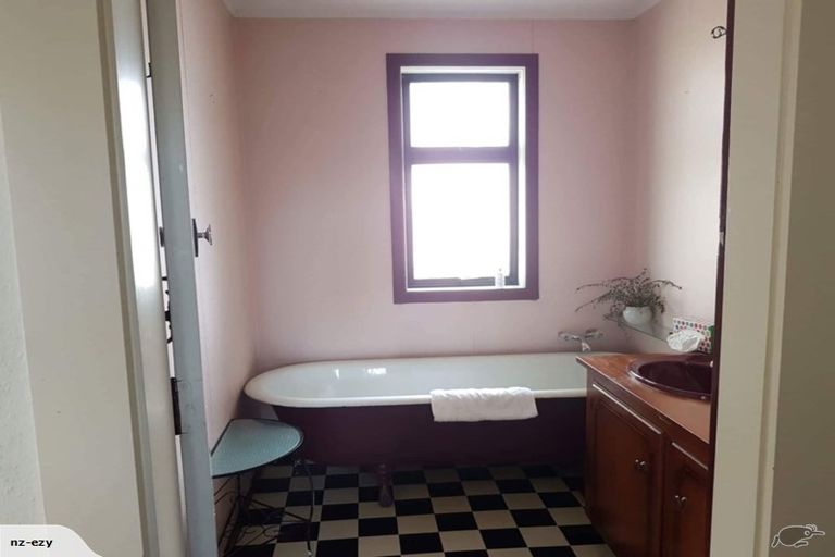 Photo of property in 295 Glover Road, Hawera, 4675