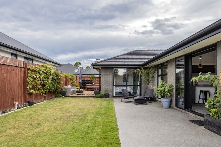 Photo of property in 16 Tara Crescent, Woodend, 7610