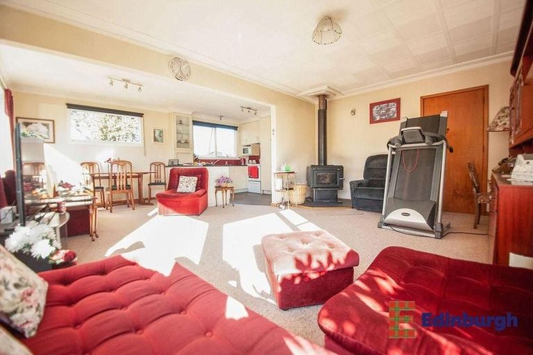 Photo of property in 11 Harrington Street, Lawrence, 9532