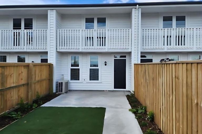 Photo of property in 4/40 New Brighton Road, Shirley, Christchurch, 8061