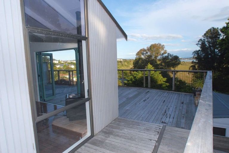 Photo of property in 81 College Road, Northcote, Auckland, 0627