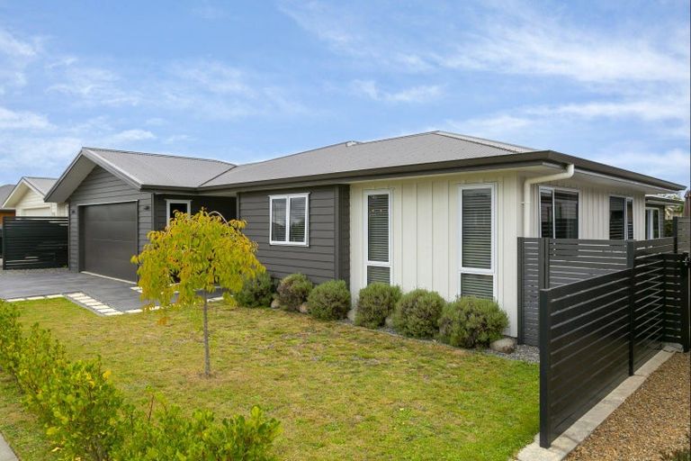 Photo of property in 27 Noumea Drive, Rangatira Park, Taupo, 3330