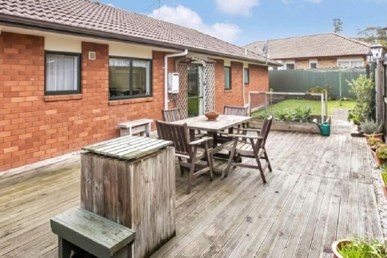 Photo of property in 4 Emmerdale Avenue, Papakura, 2110