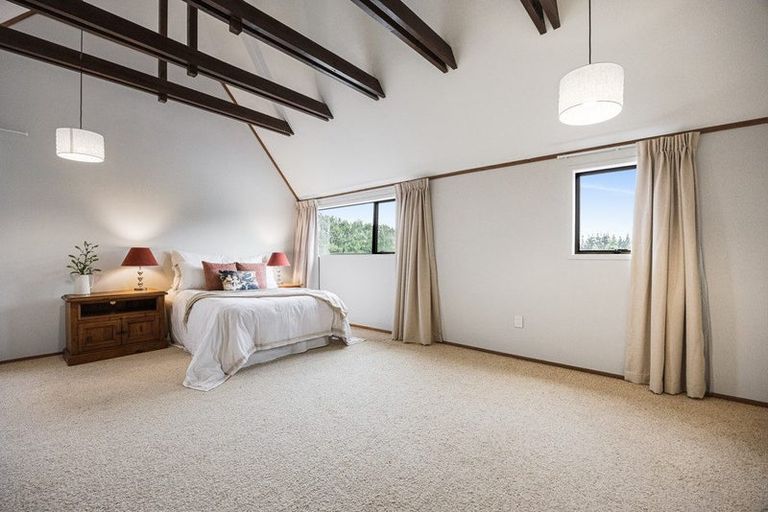 Photo of property in 132 Taupaki Road, Taupaki, Henderson, 0782