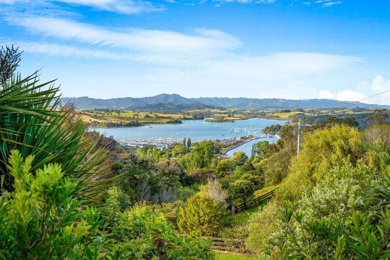 Photo of property in 84 Brick Bay Drive, Sandspit, Warkworth, 0982