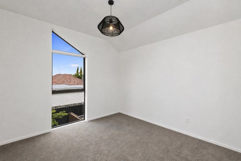 Photo of property in 3/9 Edgeware Road, St Albans, Christchurch, 8014