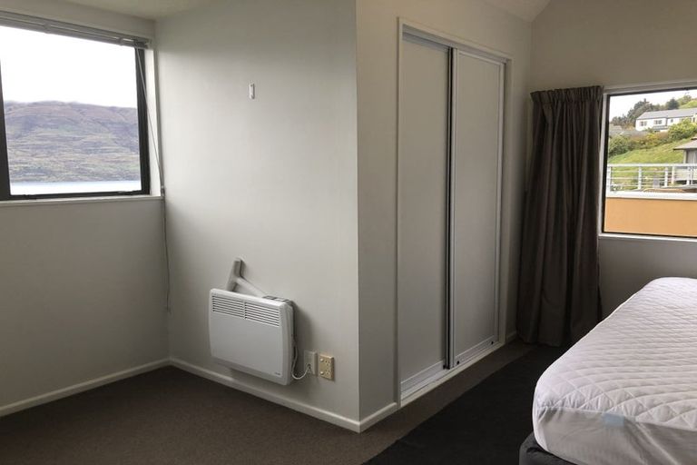 Photo of property in 2/28 Sainsbury Road, Fernhill, Queenstown, 9300