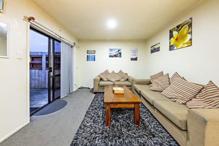 Photo of property in 180 Walter Strevens Drive, Conifer Grove, Takanini, 2112