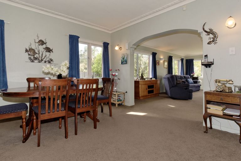 Photo of property in 148 Atkinson Road, Titirangi, Auckland, 0604