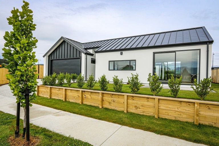 Photo of property in 47 Pounamu Avenue, Albert Town, Wanaka, 9305