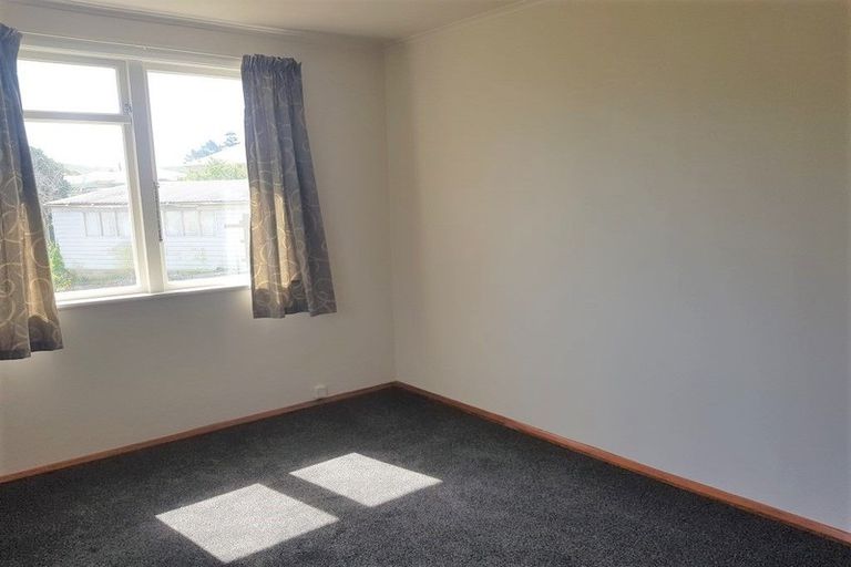 Photo of property in 35 Cornwall Crescent, Cannons Creek, Porirua, 5024