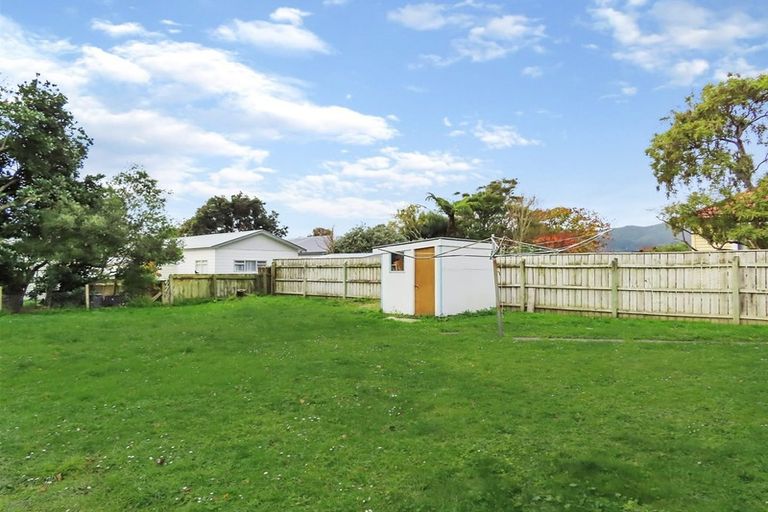 Photo of property in 17 Roberts Street, Epuni, Lower Hutt, 5011