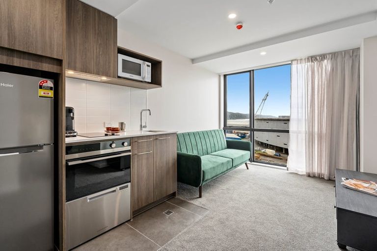 Photo of property in Proximity Apartment Hotel, 906/172 Thorndon Quay, Pipitea, Wellington, 6011