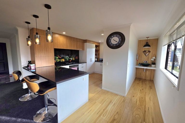 Photo of property in 35 Keene Drive, Bell Block, New Plymouth, 4312