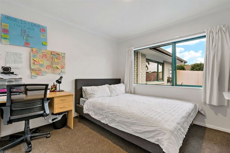 Photo of property in 18 Sample Road, Albany, Auckland, 0632