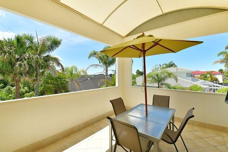 Photo of property in 8 Hobie Court, West Harbour, Auckland, 0618