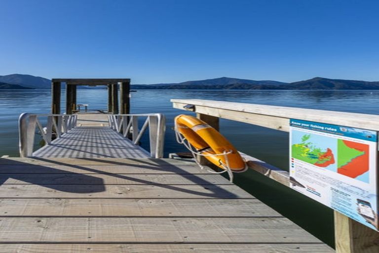 Photo of property in 225 Moetapu Bay Road, Moetapu Bay, Linkwater, 7282