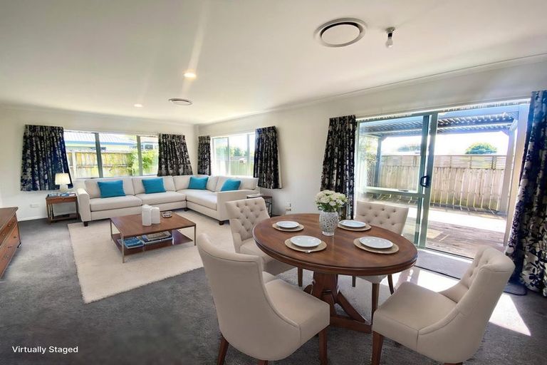 Photo of property in 12 Woodcroft Way, Pukekohe, 2120