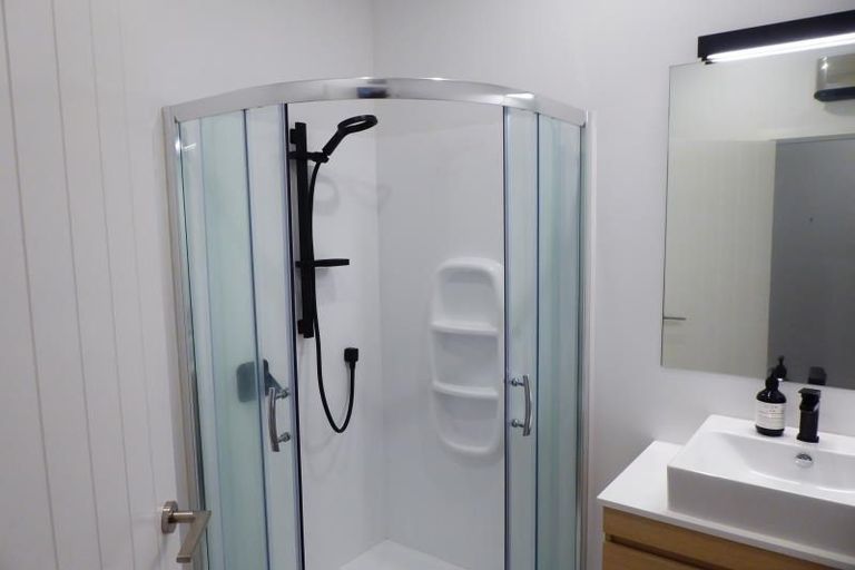 Photo of property in 4f Regent Street, Newtown, Wellington, 6021