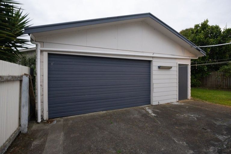 Photo of property in 43 College Street, Awapuni, Palmerston North, 4412