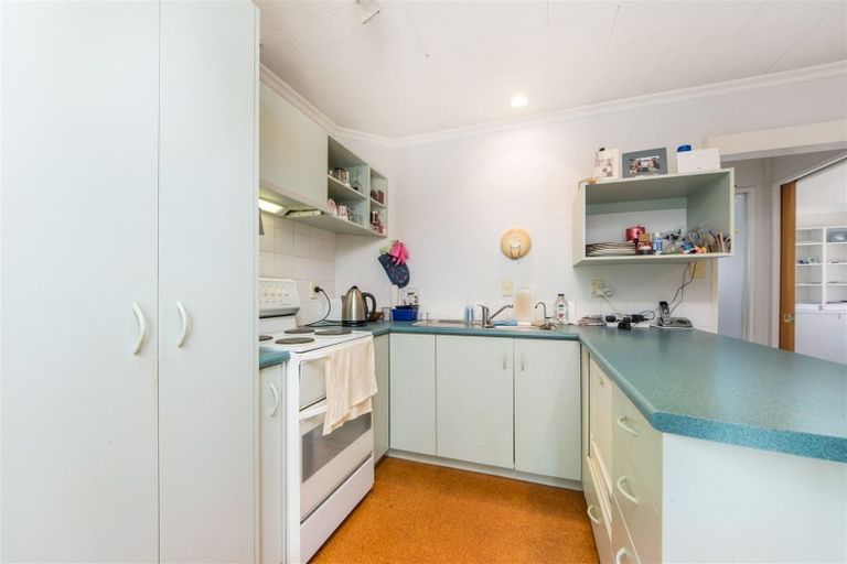 Photo of property in 74 Millbrook Road, Henderson, Auckland, 0612