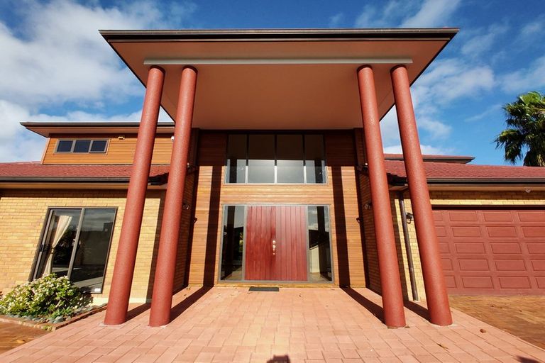 Photo of property in 27 Mansion Court, West Harbour, Auckland, 0618