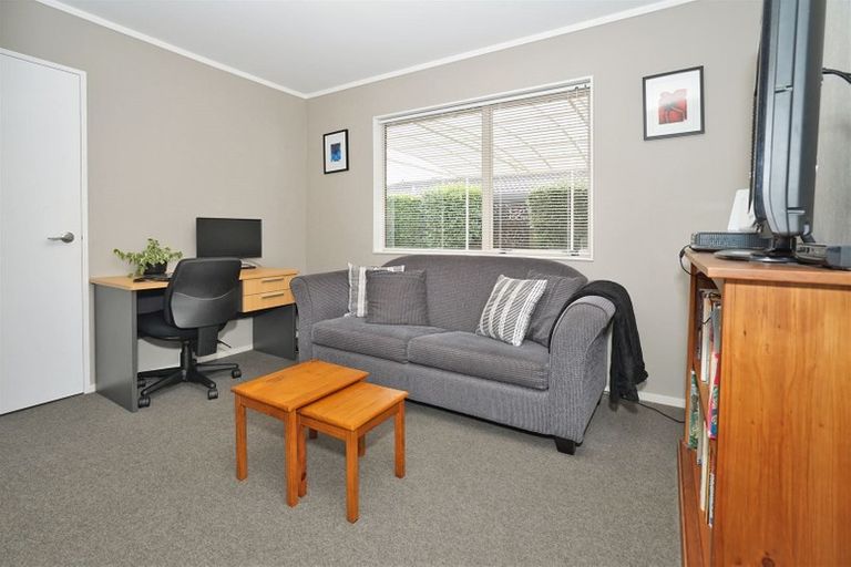 Photo of property in 36 Macmurdo Avenue, Glenview, Hamilton, 3206