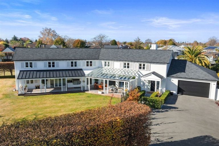 Photo of property in 11 Pentlow Place, Fendalton, Christchurch, 8052