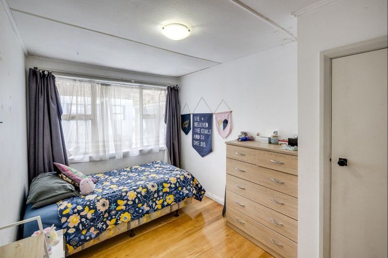 Photo of property in 1240 Cunningham Crescent, Mayfair, Hastings, 4122