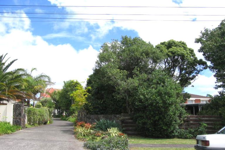 Photo of property in 17 Fenwick Avenue, Milford, Auckland, 0620