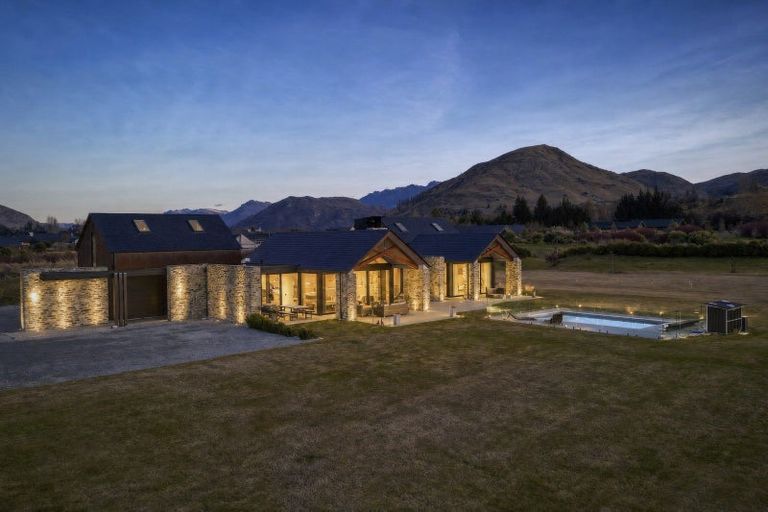 Photo of property in 281 Lower Shotover Road, Speargrass Flat, Queenstown, 9371