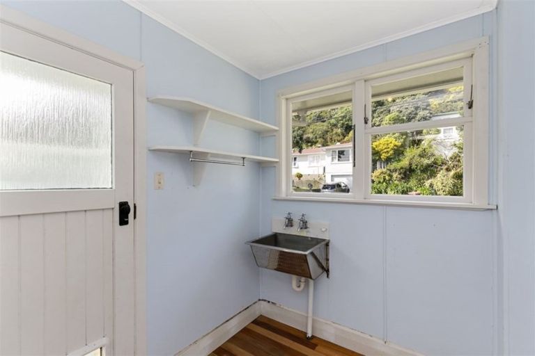 Photo of property in 18 Ahuriri Street, Strathmore Park, Wellington, 6022