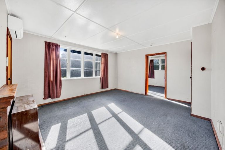 Photo of property in 3 Dixon Avenue, Hawera, 4610
