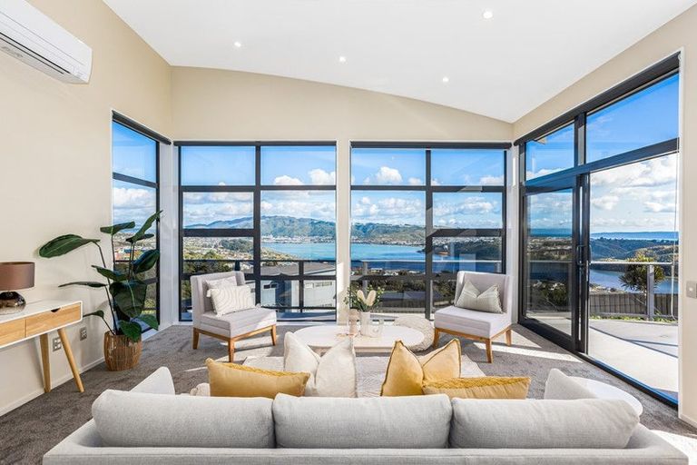 Photo of property in 6 Seascape View, Paremata, Porirua, 5024