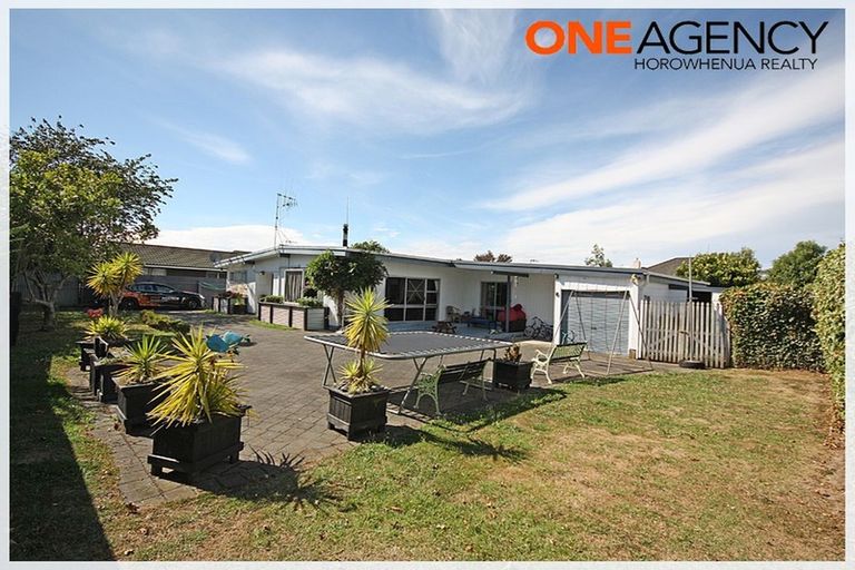 Photo of property in 99 Botanical Road, Takaro, Palmerston North, 4412