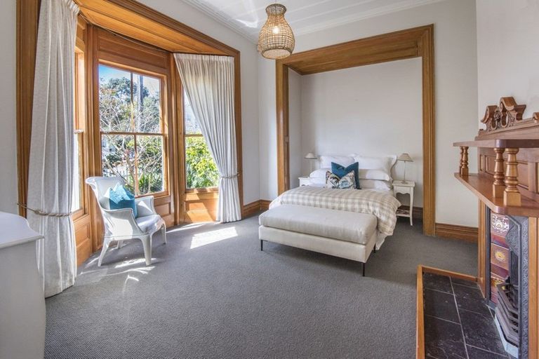 Photo of property in 21 Cheltenham Road, Devonport, Auckland, 0624