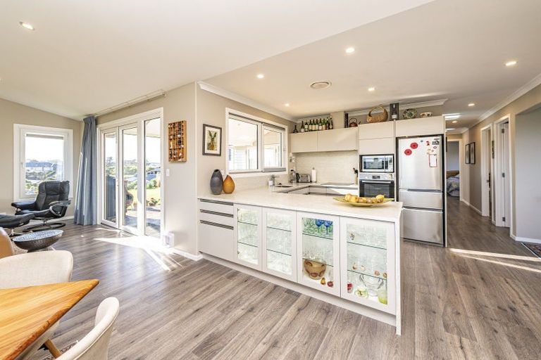 Photo of property in 12 Longbeach Drive, Castlecliff, Whanganui, 4501