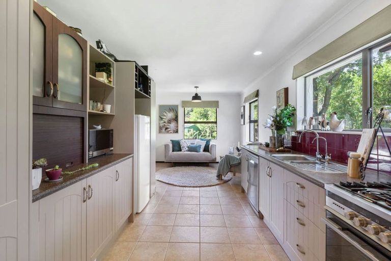 Photo of property in 49a Advene Road, Cockle Bay, Auckland, 2014