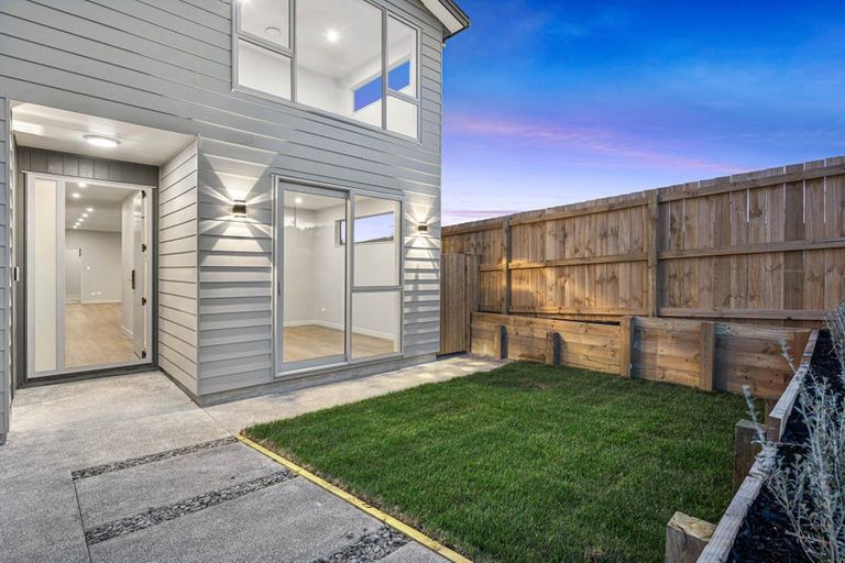 Photo of property in 4 Kotuitui Drive, Wainui, 0992