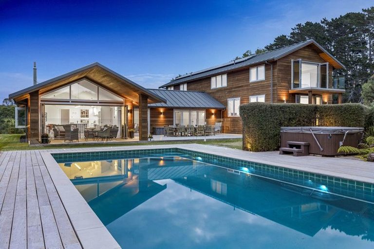 Photo of property in 80 Okura River Road, Okura, Albany, 0792