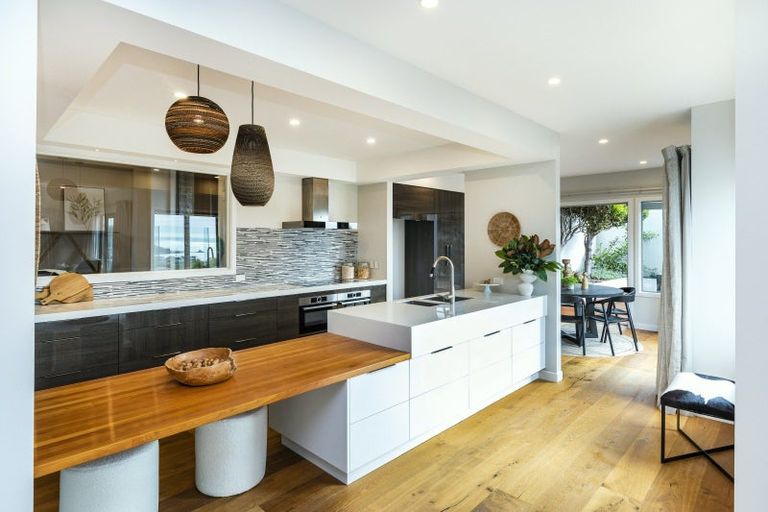 Photo of property in 2 Challenger Lane, Redcliffs, Christchurch, 8081