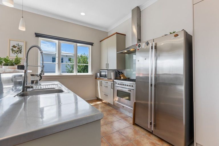 Photo of property in 19 Beach Street, Fitzroy, New Plymouth, 4312
