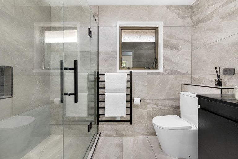 Photo of property in 11 Tampin Road, Hillpark, Auckland, 2102