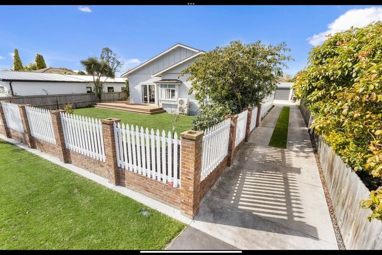 Photo of property in 62 Stapletons Road, Richmond, Christchurch, 8013