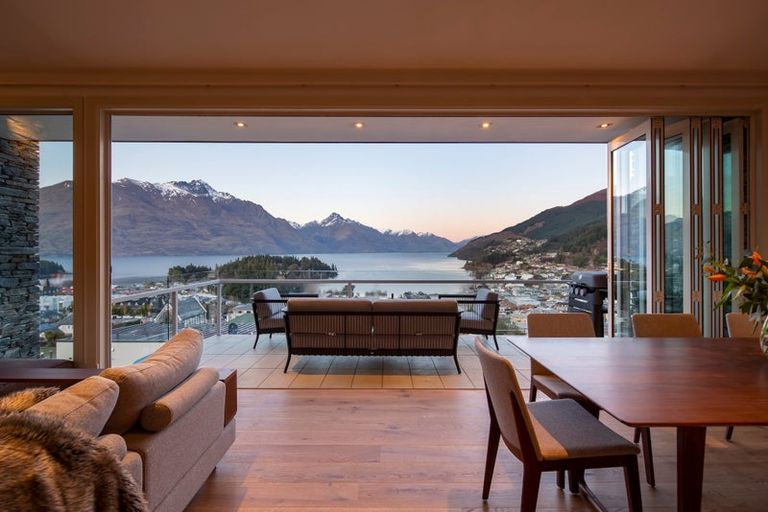 Photo of property in 55c Kent Street, Queenstown, 9300