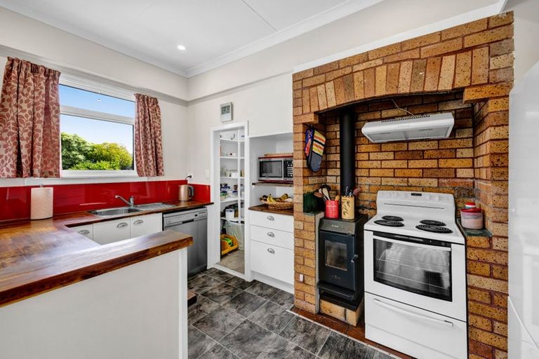 Photo of property in 124 Weraroa Road, Waverley, 4510